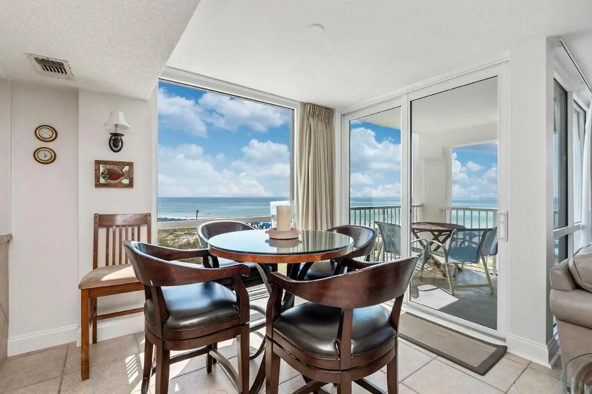 2036 - Shoreline Towers Beachfront Condo Free Beach Setup Destin
